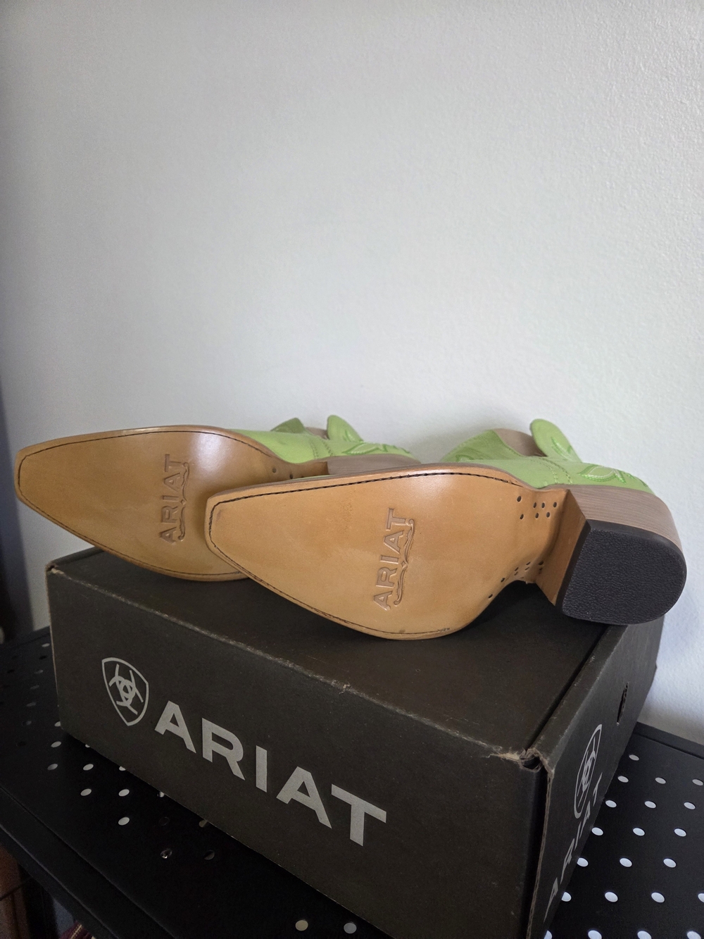 NWT Ariat Dixon Boots, Electric Green Apple, Womens Size 9 - Picture 6 of 9